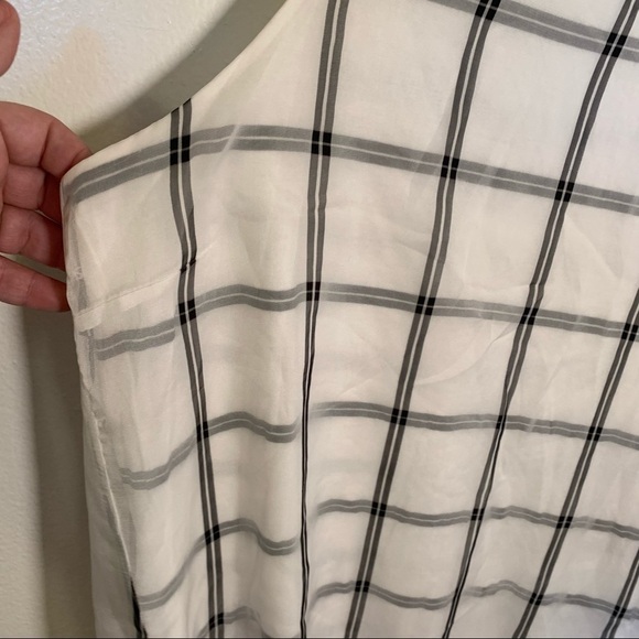 Vince Camuto Sleeveless Swing Blouse Window Pane Plaid - Picture 5 of 12